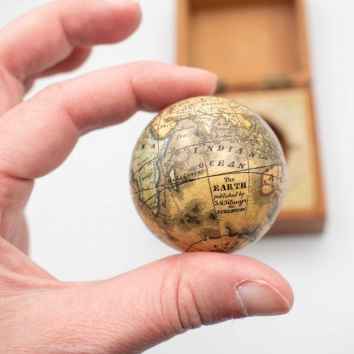 [POCKET GLOBE] Die Erde/The Earth